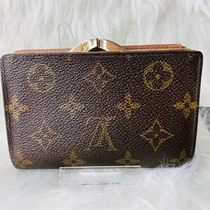 Louis Vuitton Vintage Viennois Wallet with Kisslock. Authentic and rare.